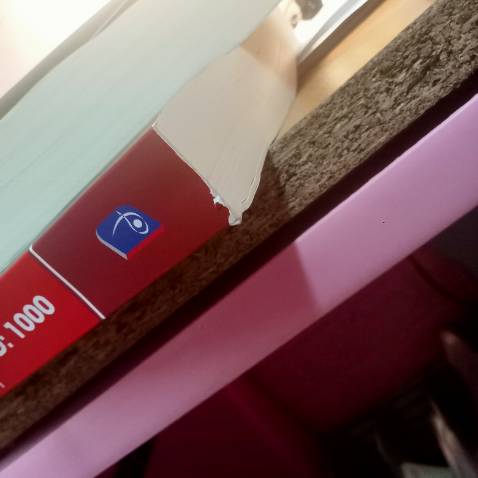 Chất lượng sách khá ok. In rõ nhét, bìa sờ rất đã. Cạnh sách bị méo một xíu nhưng không đáng kể