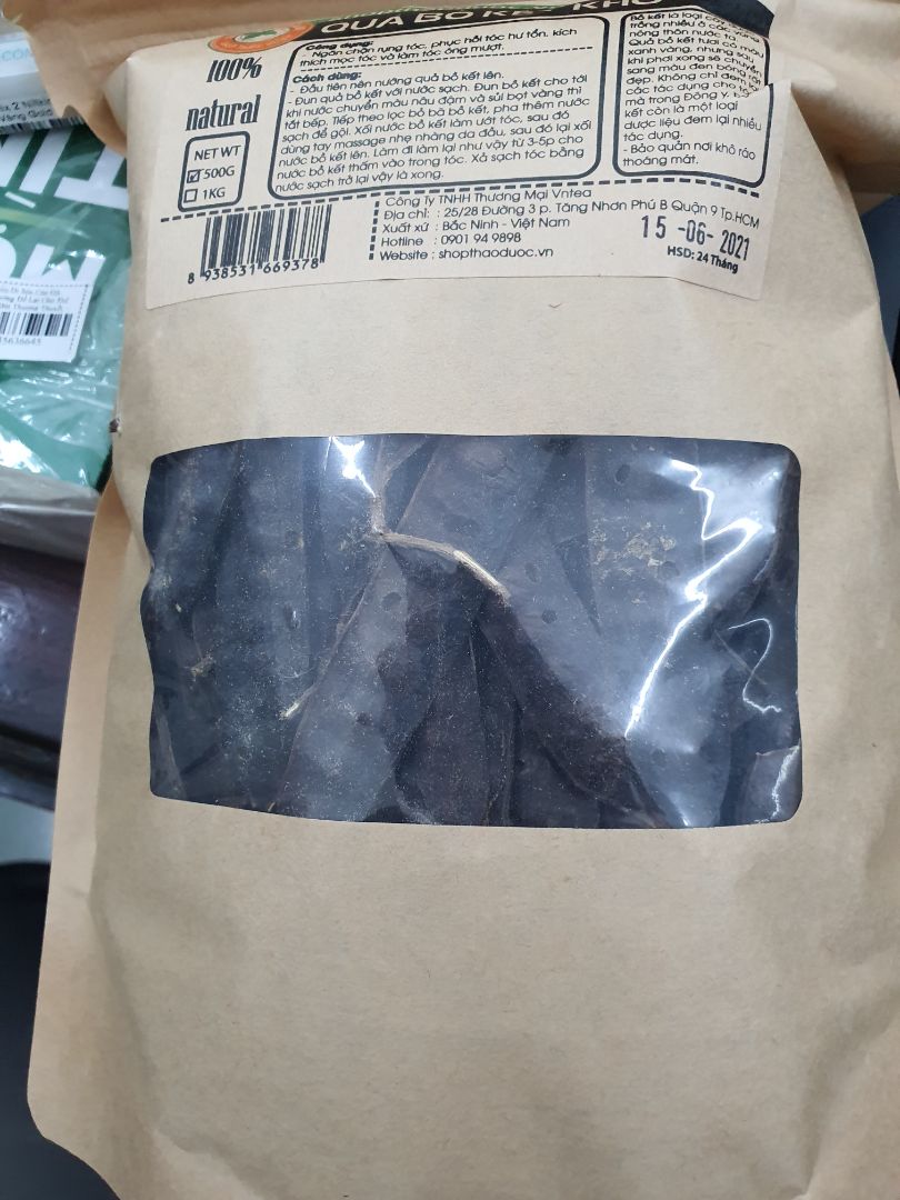 Không được bảo quản tốt nên bị côn trùng đục lỗ.