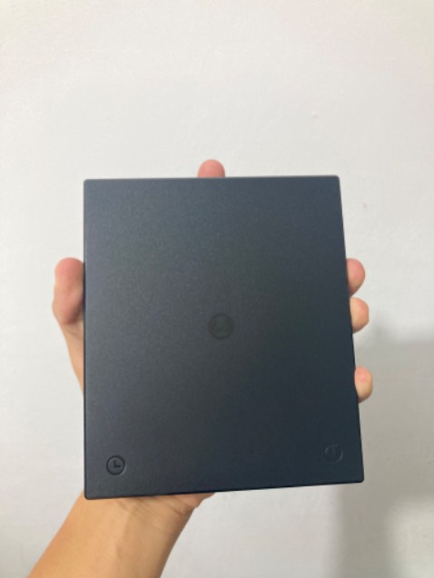 Cân thiết kế đẹp nha, cân khá chính xác. Sử dụng dễ, có đồng hồ bấm giờ cho ai làm espresso chẳng hạn. Tiện.