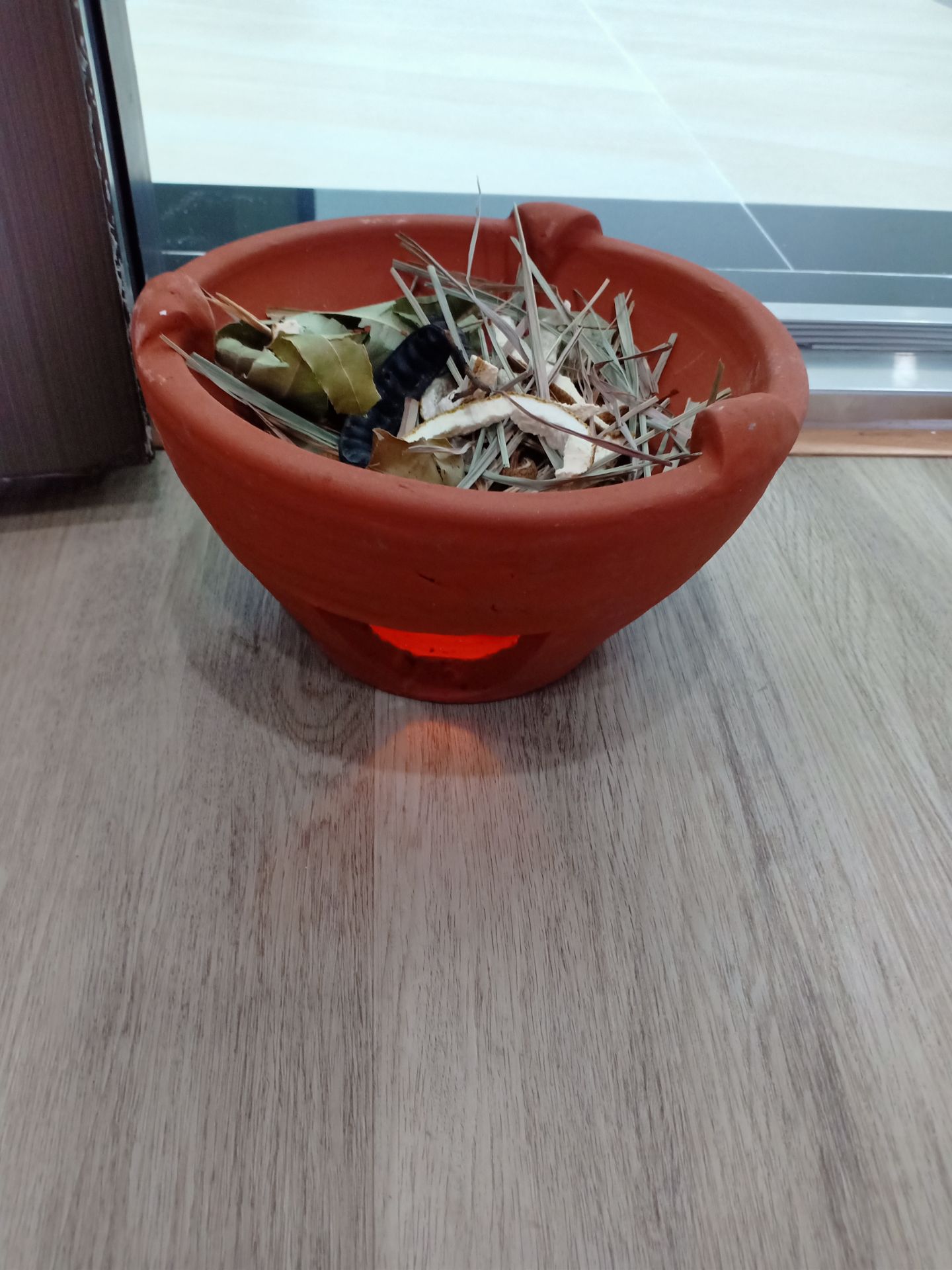 nhận bếp đốt đóng hàng chèn cẩn thận