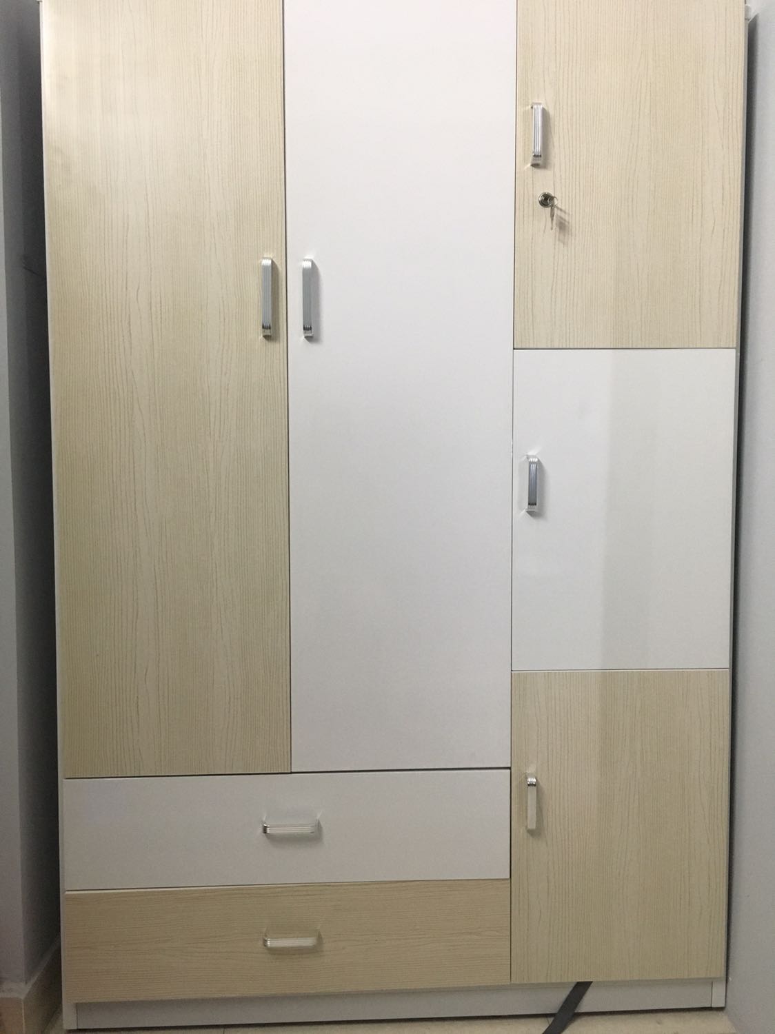 Sản phẩm đẹp, anh shipper nhiệt tình khiêng lên tầng dùm mình, cảm ơn anh :)