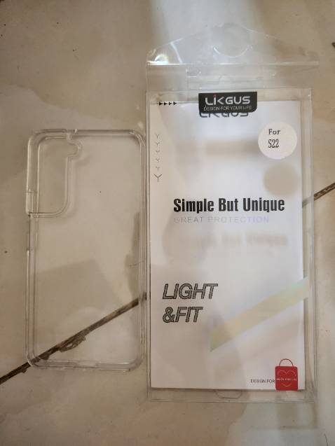 Ốp vừa s22 nhìn ok. Mặt sau nhựa cứng, viền nhựa dẻo tháo lắp dễ dàng.