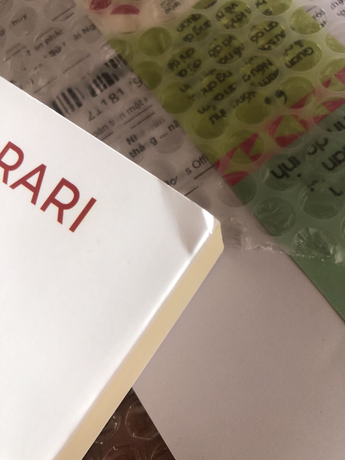 Thời gian giao hành rất là nhanh tuy nhiên sản phẩm bao bì chưa được chắc chắn lắm và có bị biến dạng một số nơi. Nhưng mà nói chung là vẫn ổn