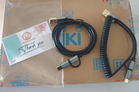 Sáng ngày ra phát hiện dây xạc mua tháng 3 không vào điện, vội vào đặt. Chỉ thấy 164k 2 đầu xạc giao trước 14h là chốt luôn. Khi nhận thì hóa ra 2 dây xạc luôn. Vậy là có thêm 1 cái mang lên CQ. Tạm cho Shop 5* nhé