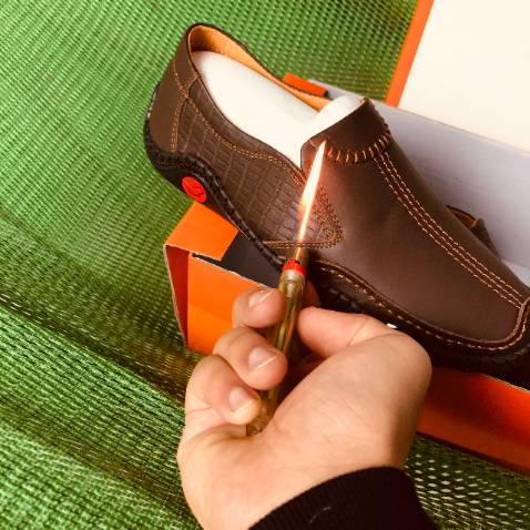 Nhận hàng cho xem xem hàng nên khá an tâm hàng rất đẹp sản phẩm da bò nên ae cứ an tâm mua thoiook cho shop 5 sao