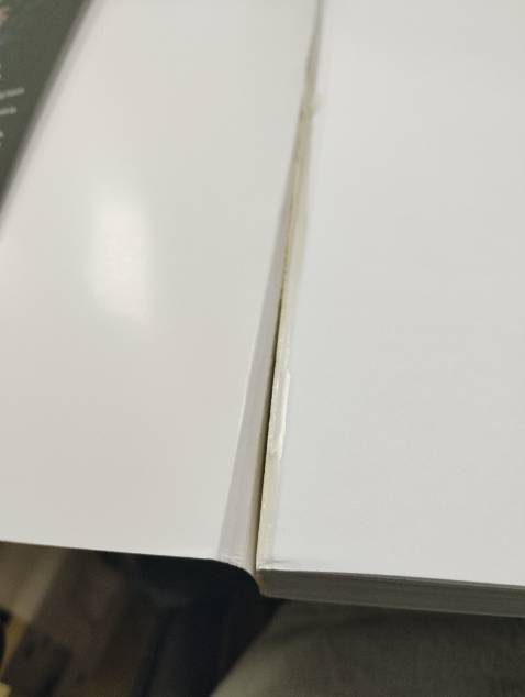 Giao hàng nhanh, đóng gói cẩn thận. Tuy nhiên sách nhận bị bong keo