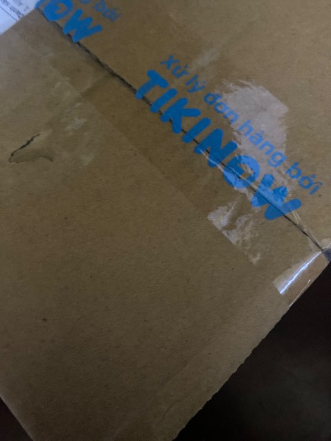 Giao nhanh, hộp bị móp xíu nm ks. Tiki sale quá trời nên cũng múc được vs giá siu hời, nchung nên mua 😌