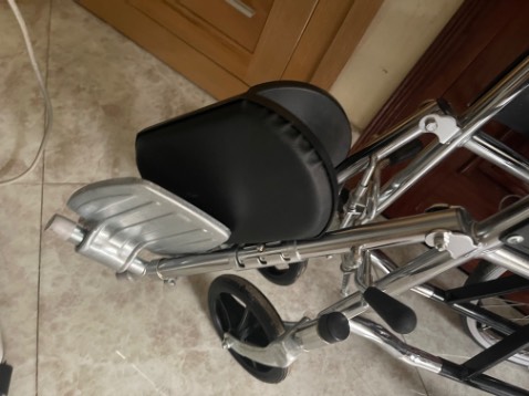 Hoàn thiện chưa tốt, nhiều chi tiết có cạnh sắc người thao tác nên cẩn thận Hoàn thiện chưa tốt, nhiều chi tiết có cạnh sắc người thao tác nên cẩn thận