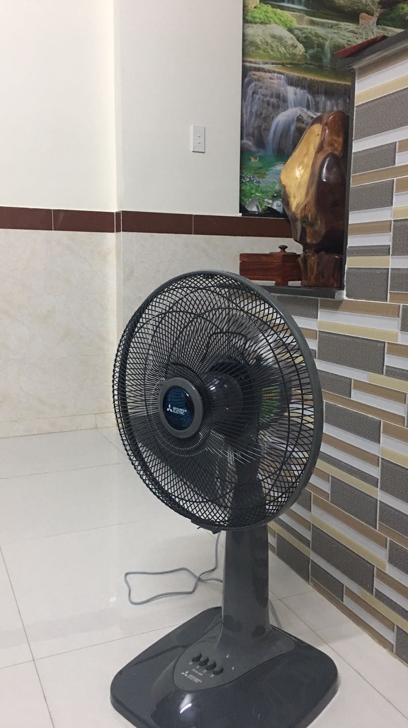 Quá thất vọng vì giá cao nhưng quạt quá ồn, chạy máy kêu to còn hơn mấy quạt rẻ tiền luôn