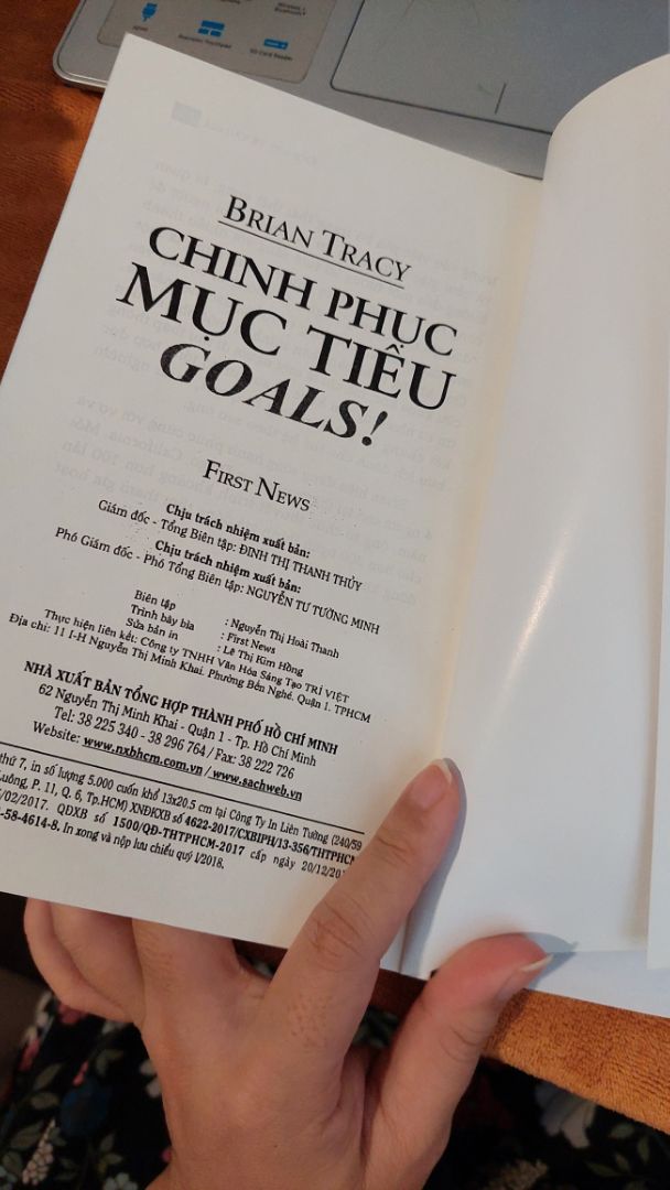 Sách chất lượng giấy xấu, chữ k rõ nét, k có cả mục lục luôn. giống như sách lậu vậy. đề nghị Tiki kiểm tra lại hàng hóa