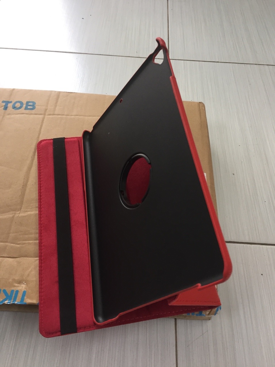 Bao da giao trong vòng 24h kể từ khi đặt. Giao hàng lịch sự, sản phẩm hoàn thiện tốt. Sản phẩm đáng mua trong tầm giá.