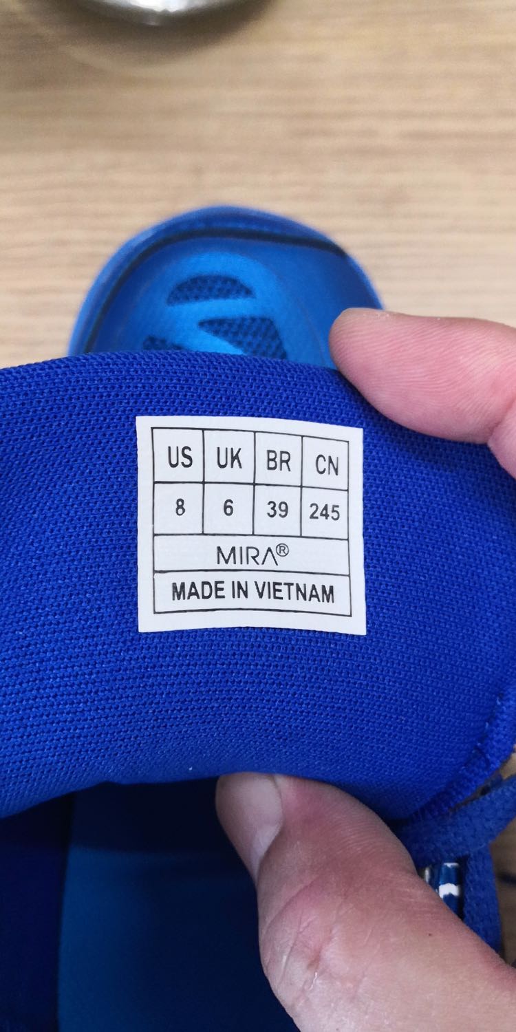 Mình đặt size 40 mà sao trong giày lại là size 39 ạ?