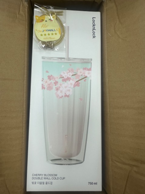 Quá xinh xẻo để bành làm việc và uống nước nè