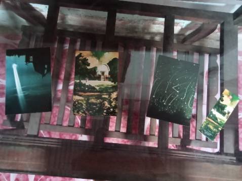 Bìa đẹp bắt mắt. In ấn rõ ràng. Quà tặng còn xinh xẻo nữa. Mình thích lắm🤩🤩🤩🤩