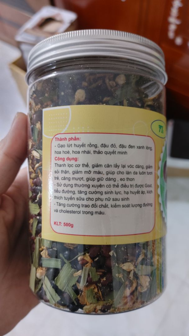 Trà thơm mát. Mùi gạo rang chiếm chủ đạo. Hàng mới date còn gần 1 năm.