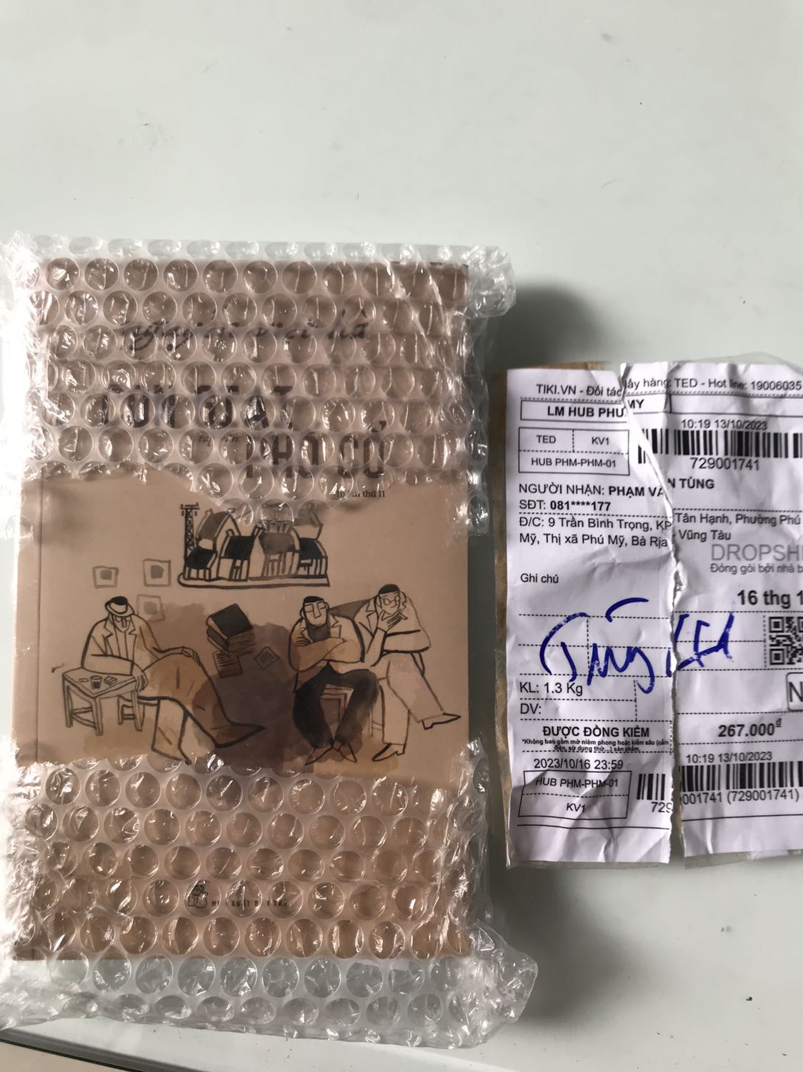 Đặt sách này lại giao sách khác 😡