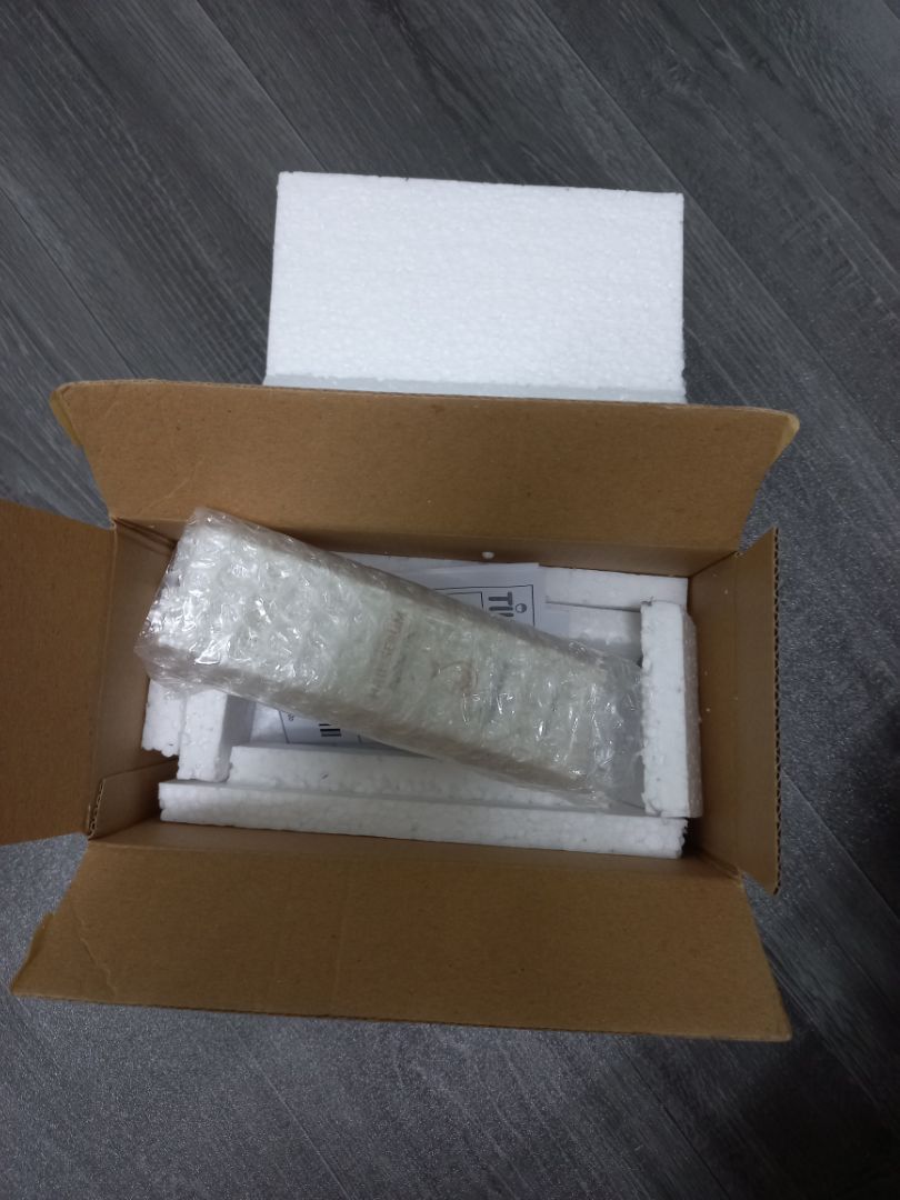 chất dầu đặc. dùng ít hao. mùi rất thơm. thoa lên tóc dài đỡ rối chải dễ dàng. shop giao nhanh đặt hôm qua hnay đã nhận đc r. đóng hàng chắc chắn. bao bì đẹp