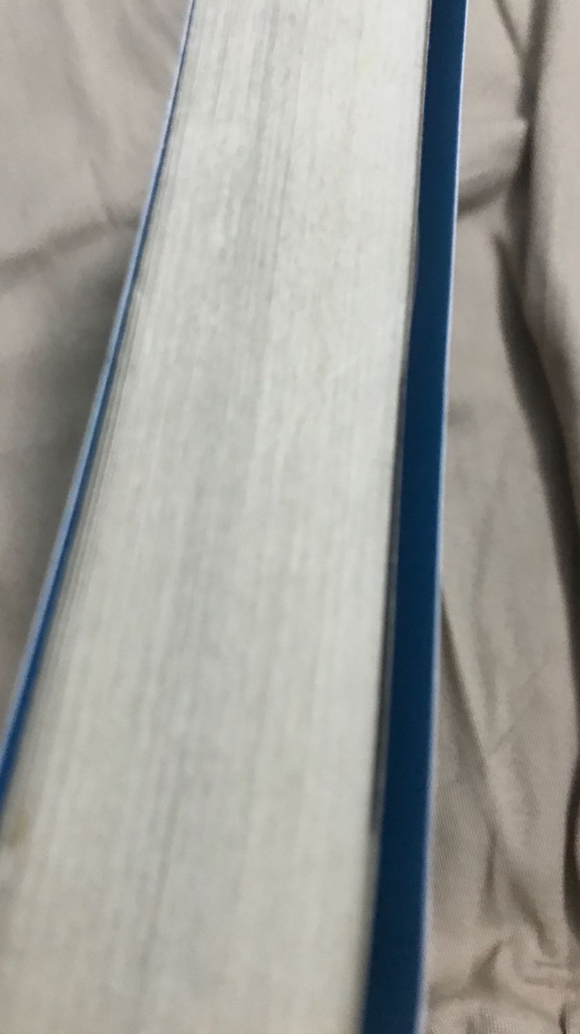 Sách cũ, bụi, đóng gói kĩ nhưng với giá này thì thôi chịu, hơi buồn chút, mng cân nhắc khi mua nha vì nó gần như là sách cũ rồi, tin vào tiki lắm mới đặt mua á, mà mng lúc mua nhớ cẩn thận ghi kĩ địa chỉ đề ko bị giao lộn như mình nha, shipper giao lộn hàng cho người khác may mà bạn ấy không mở ra chứ ko là đi toi 2 quyển sách của mình rùi, anh shipper có xin lỗi và mang trả cho mình, nhưng kĩ vẫn hơn nha mng