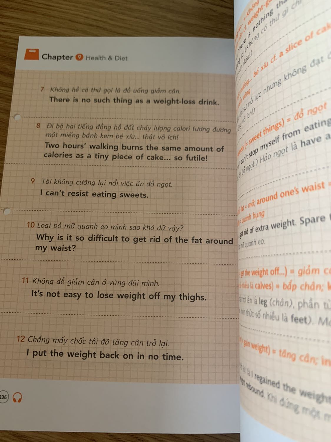 Về tổng quan sách đẹp, kích thước nhỏ như cuốn truyện tranh. Có nhiều hình vẽ bắt mắt dễ đọc, không bị ngộp, có mẫu câu độc thoại, phù hợp với mọi lứa tuổi.
Hơi buồn xíu vì chọn bookcare mà tiki khum có bọc🥹🥹