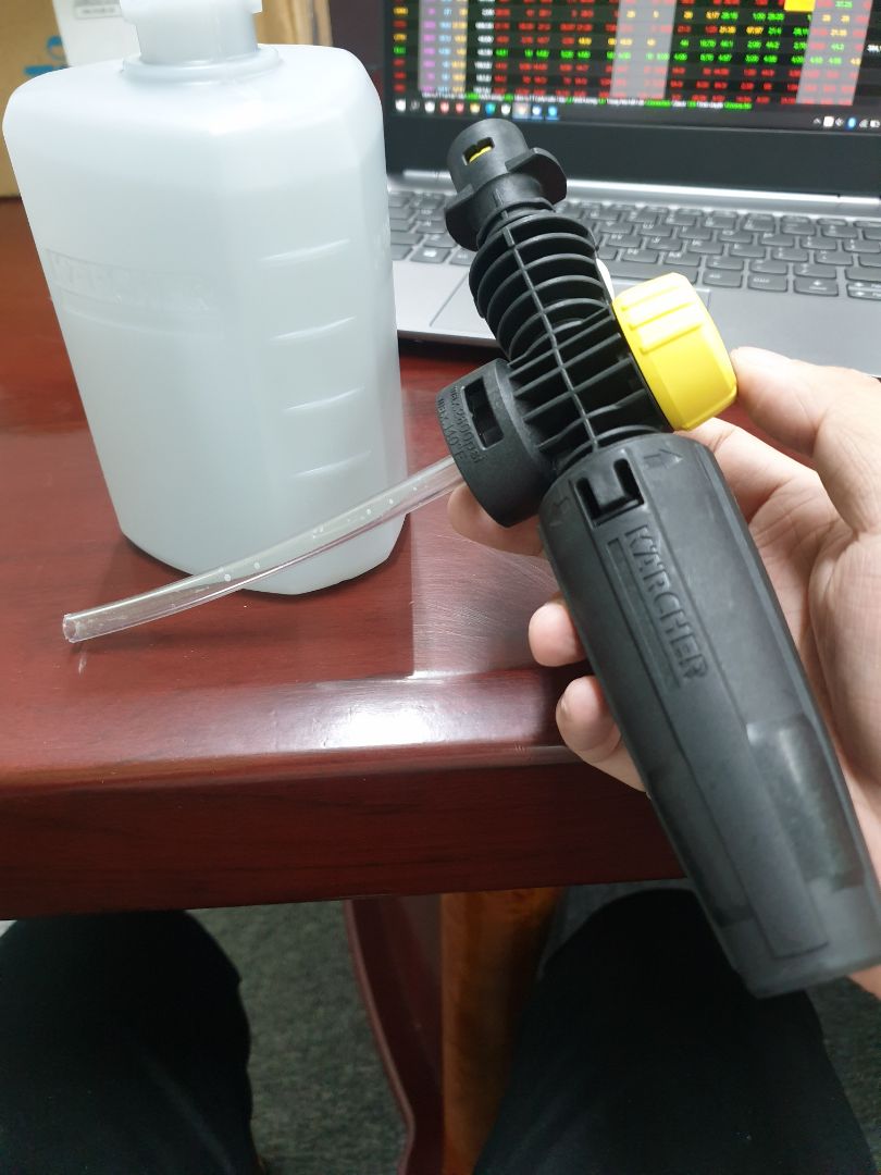 Giao hàng rất nhanh, hôm qua đặt hôm nay đã có. Hàng đóng gói cẩn thận.

Hàng chính hãng, "Made in Romania".

Hàng (có vẻ như) đã qua sử dụng/test, tuy nhiên với loại sản phẩm này thì việc này không ảnh hưởng lắm.

Đánh giá 4 sao.