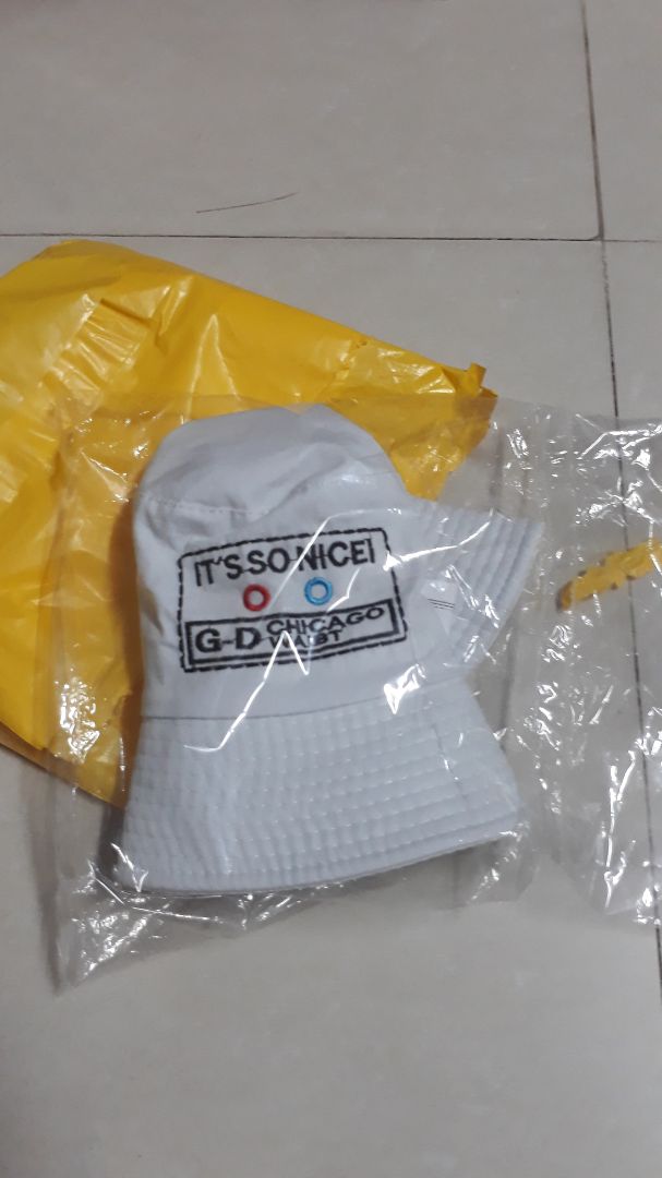 Mũ ko hề giống như hình! Giá rẻ thì giá rẻ, shop nên bán đúng mẫu công bố. Cảm ơn. Mũ ko hề giống như hình! Giá rẻ thì giá rẻ, shop nên bán đúng mẫu công bố. Cảm ơn.