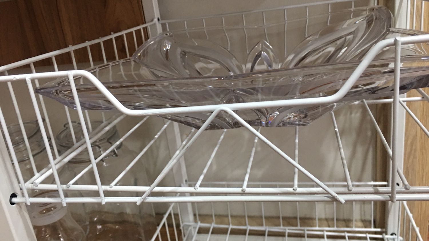 Thanh, tấm lưới hơi lỏng lẻo, bập bềnh, nhìn chung ổn