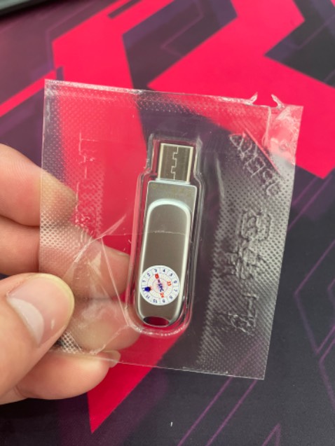 Tạm ok, sao chép file trên 10gb thì sẽ rất nóng và ngắt sao chép. File 1-2gb thì ổn định từ 20-40mb/s
Nói chung xài được.
Mẫu mã đẹp, nhỏ gọn, kim loại