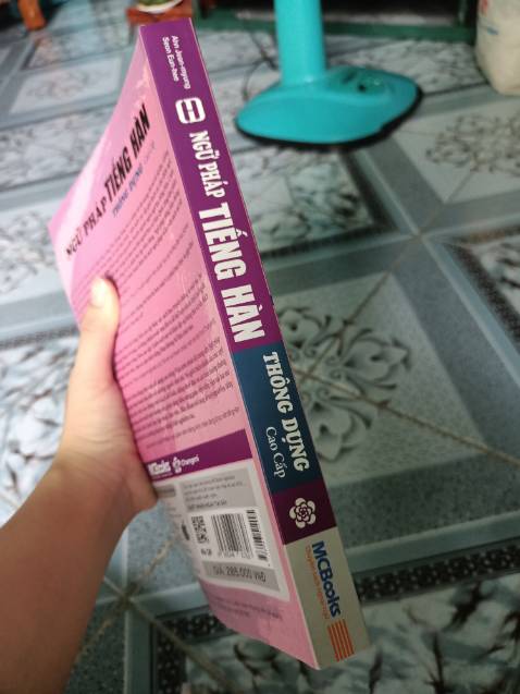 Sách đẹp, có quà tặng