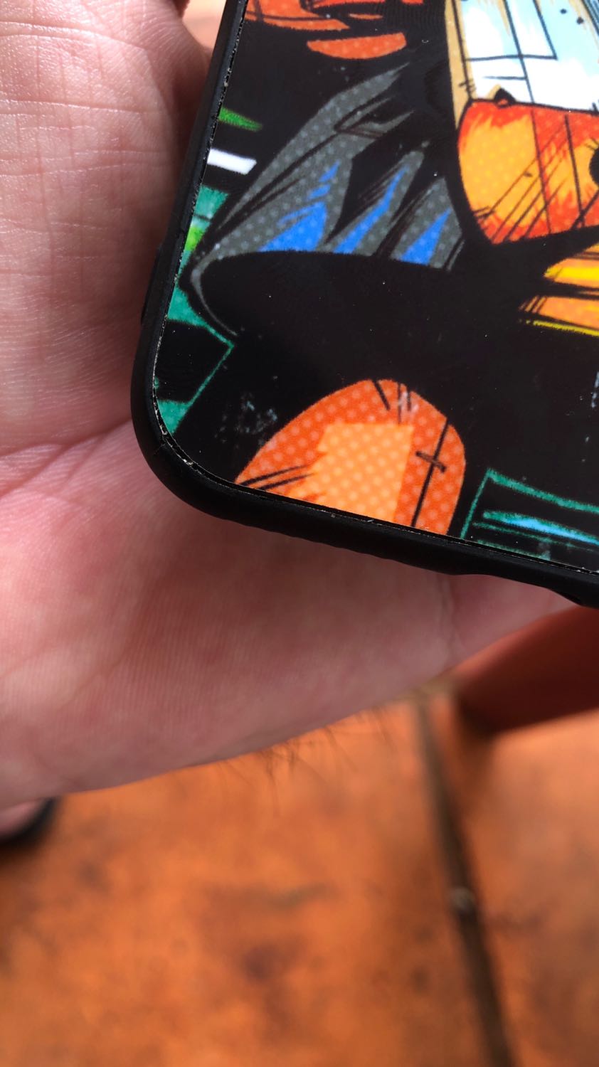 Thiết kế bên ngoài cầm hơi thô,không liền mạch,dễ bám đọng vết ố bẩn,giao hang đúng hẹn dù sao vẫn đánh giá 5 sao