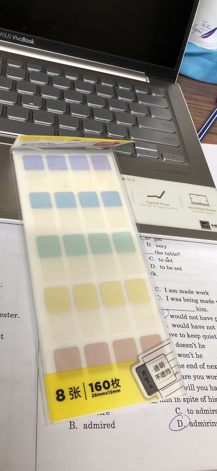 Thấy trên ảnh của nơi bán có kiểu giấy phân trang bản dài, có nhiều chỗ ghi chữ liền đặt mua, nhưng lúc nhận hàng lại là khổ bé thế này, gần như ko viết đc mấy. Khá hụt hẫng. 

Tiki đóng gói cẩn thận, giao hàng khá nhanh