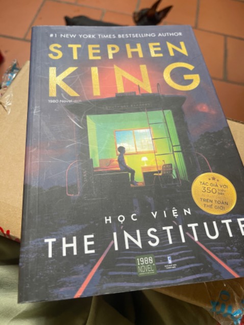 Giao hàng nhanh chuẩn giờ. Hộp bọc sách kín nhưng sách có vẻ hơi cũ quá. Nội dung chưa đọc nhưng nhìn ngoại dung là hơi buồn rồi đó. Thui sách được giảm giá nên tạm chấp nhận vậy.