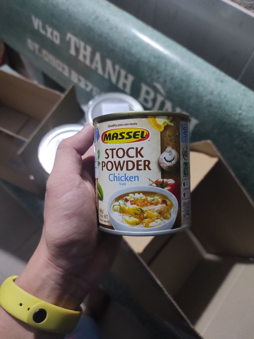 Giao hàng đầy đủ. Giá hợp lý. có 1 vấn đề là gói hàng ko chèn đồ chống sốc, trong khi thùng khá to. Tính đặt gửi về quê, mà xem review có người bị bung nắp, nên mình đặt ship về SG trước. chứ đóng cái hộp như trên gửi đi tỉnh khá là dễ bung nắp.