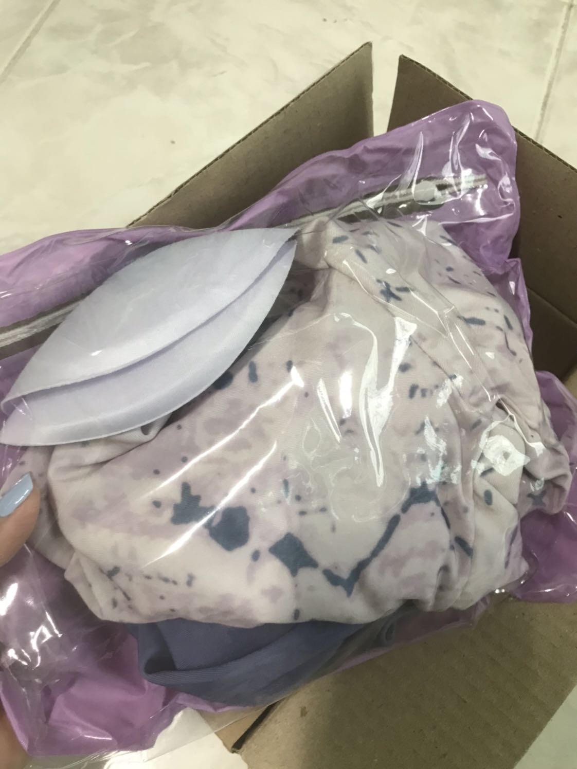 Shop bán đồ bơi xịn đẹp lắm nha, chim ưng thật sự. Đóng gói cẩn thận, Đồ bơi đựng trong túi , có mút và miếng dán bảo vệ ở đáy quàn nữa. Mình m6 55kg nên shop tư vấn mặc XL vừa in 😍🥰😘