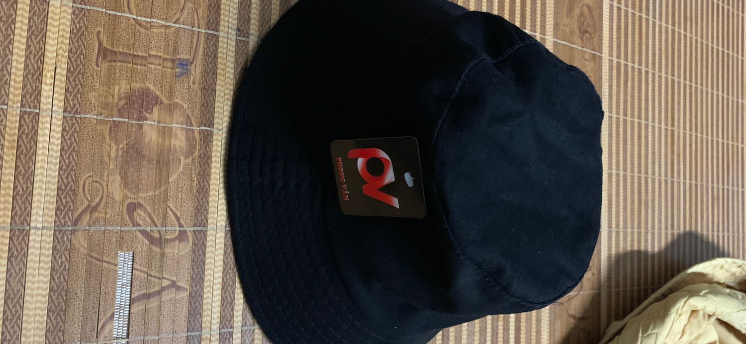 Đặt mũ có chữ lại giao mũ trơn
*** đảo à?