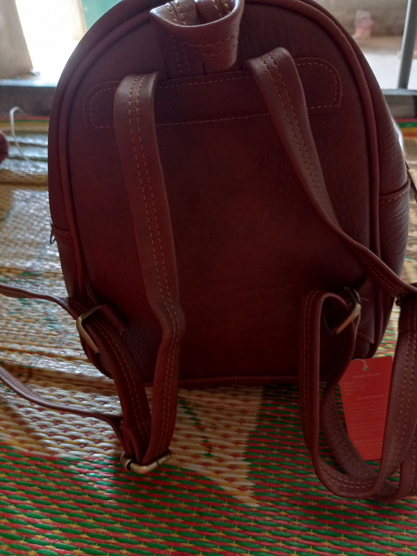 xiu xinh luôn, gửi đung màu đung mẫu, đường may chắc chắn,bao lô có 4 ngăn thoải mái đựng đồ, sẽ ủng hộ shop típ