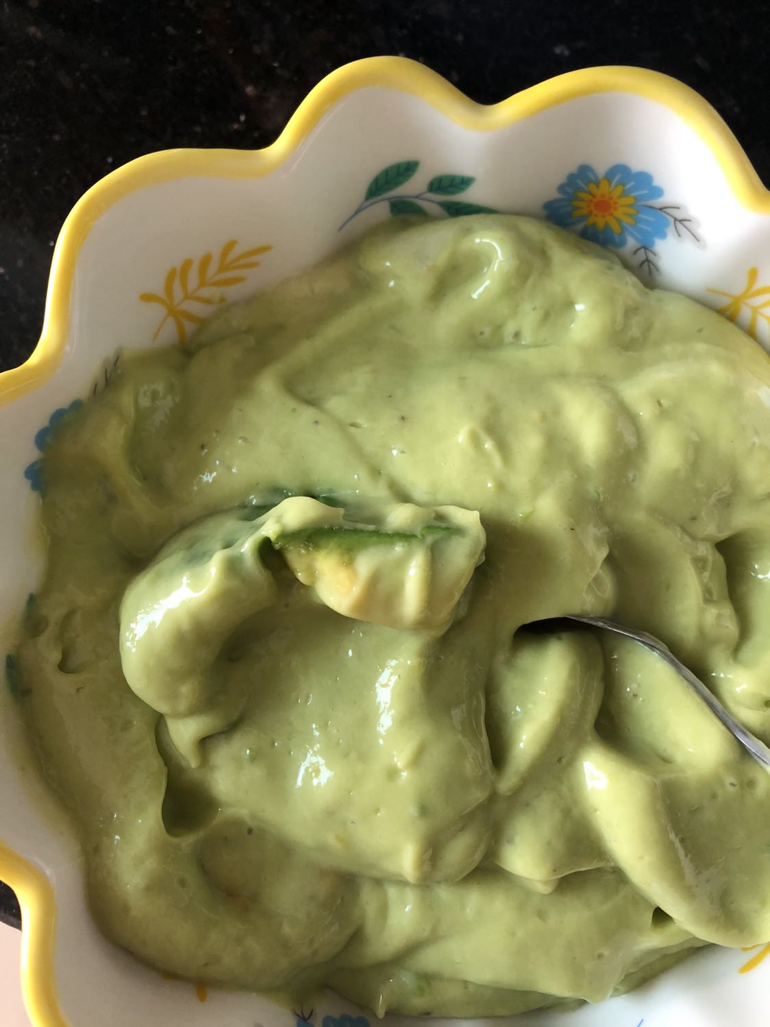 Tiki giao hàng rất nhanh, đóng gói cẩn thận. M có dùng thử cối xay bơ và sữa chua, thì thấy cũng có miếng bơ vẫn bị kẹt ở dưới lưỡi dao mặc dù xay ko quá đặc. Để lần tới thử lại. Mong là sp dùng ok