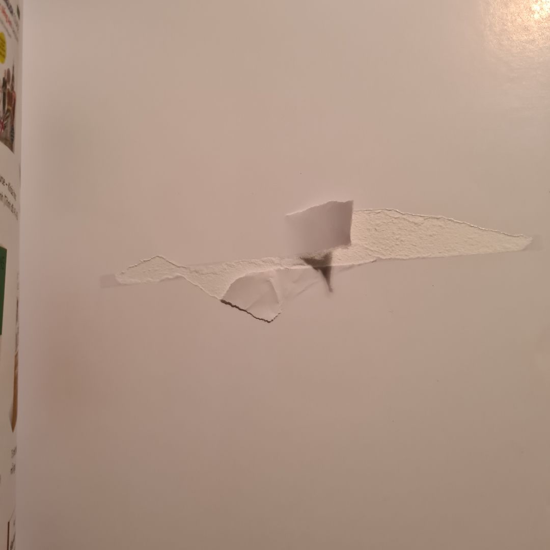 nói thật sách đẹp, chất giấy tốt. file nghe ok. nhưng tôi thực sự ghét và bực mình cái hình thức gián đĩa nghe vào bìa sau. bóc ra rách luôn cả bìa. quả thực nhân viên chất lượng, và bộ phận phát triển không lường trước vấn đề ak. mọi người nhìn ảnh đính kèm đó. mong bên nhà cung cấp để ý.