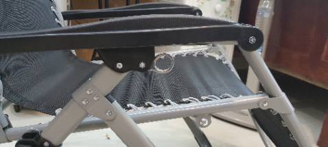 Tựa đầu tuột chỉ, chốt hãm ngã ghế bị trượt, mặc dù đã kéo khóa hết cỡ hai bên. Đề nghị Tiki cho đổi sản phẩm. Thanks!