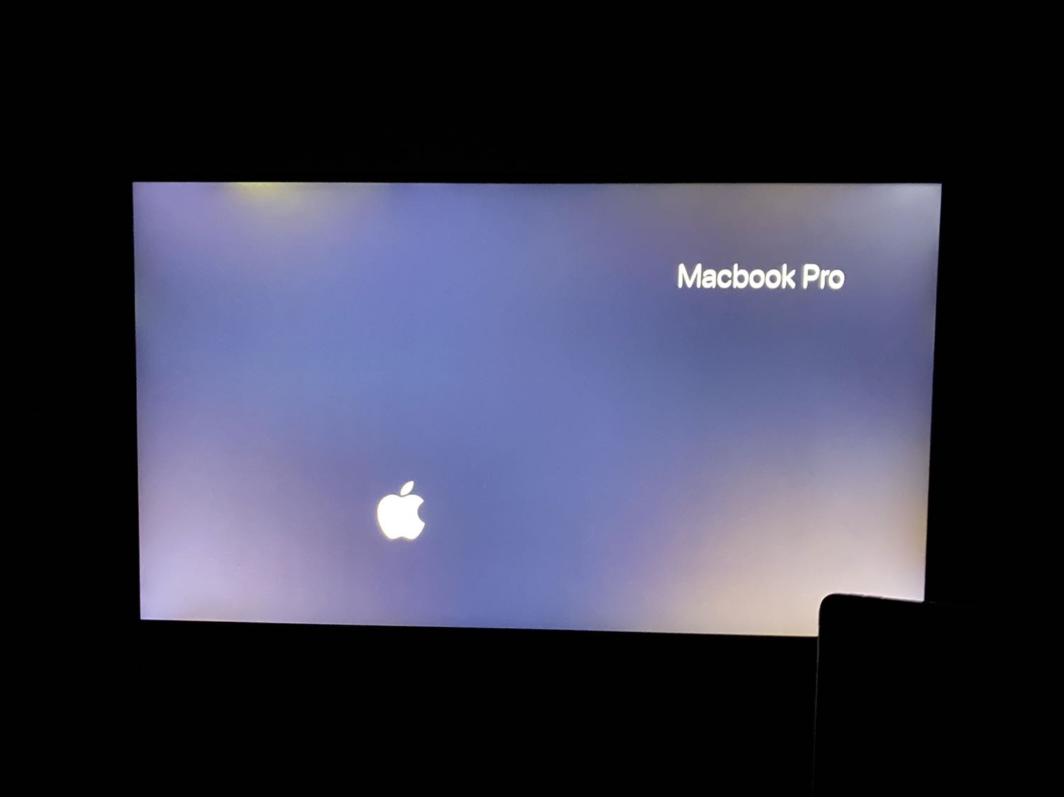 Bên shop này bán hàng rất tệ. Lần đầu tiên mua bị hở sáng đổi mới và lần thứ hai cũng y vậy. Không biết là có đổi ko hay giao lại cái cũ. cùng một vị trí như lần trước. Tới mức ko thể thất vọng hơn.