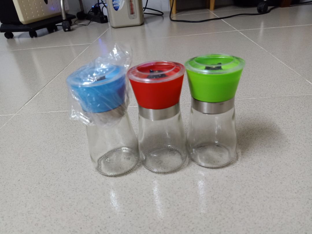 Hàng không giống quảng cáo, nắp vặn inox mà giao hàng nhựa, *** người, đề nghị TiKi không hợp tác nữa, để người mua không bị ***.