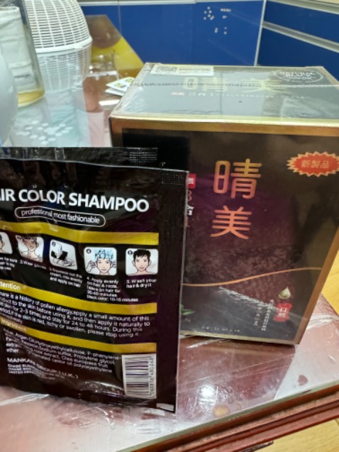 Ship nhanh mới mua chưa dùng nhưng có lẽ chat lượng dung tich chai nhỏ thôi nha mọi nguoi cao tầm 10cm (1tấc) ngang 5-6cm, hàng nhật đuoc tặng them 2 gói rời