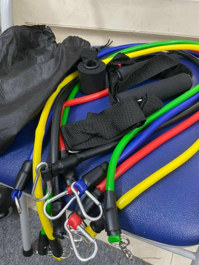 Sản phẩm như hình. Dây co dãn. Móc chắc chắn. Dùng 1 tgian mới biết chất lượng. Thích hợp tập ở nhà.