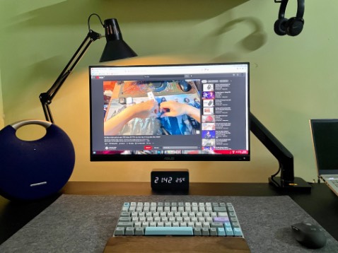 Sản phẩm tốt, chắc chắn. Không bị rung lắc, dễ lắp ráp. Màn hình 27inch sử dụng rất oke