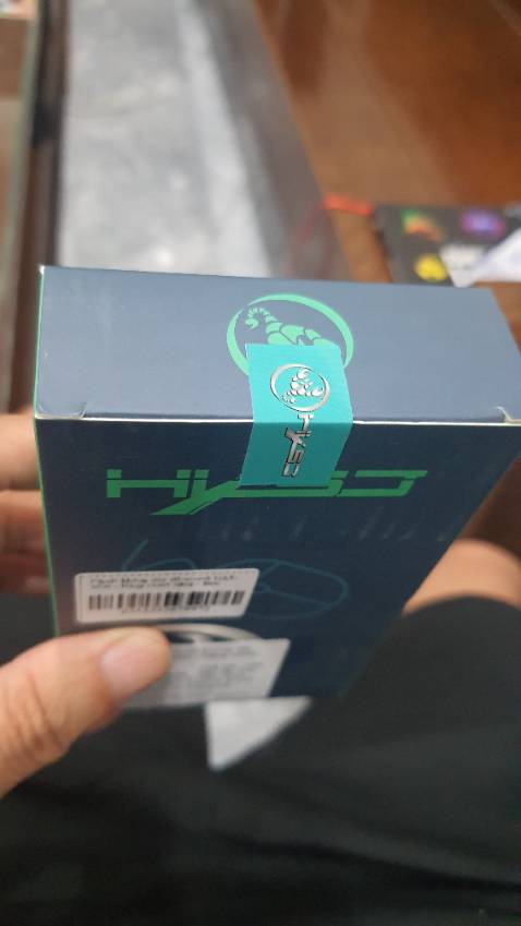 Dùng cũng ok gần bằng chuột logi. Có 1 điểm trừ là vẫn dùng cổng sạc micro cũ kể có type C thì tốt và ko có báo pin đầy khi sạc