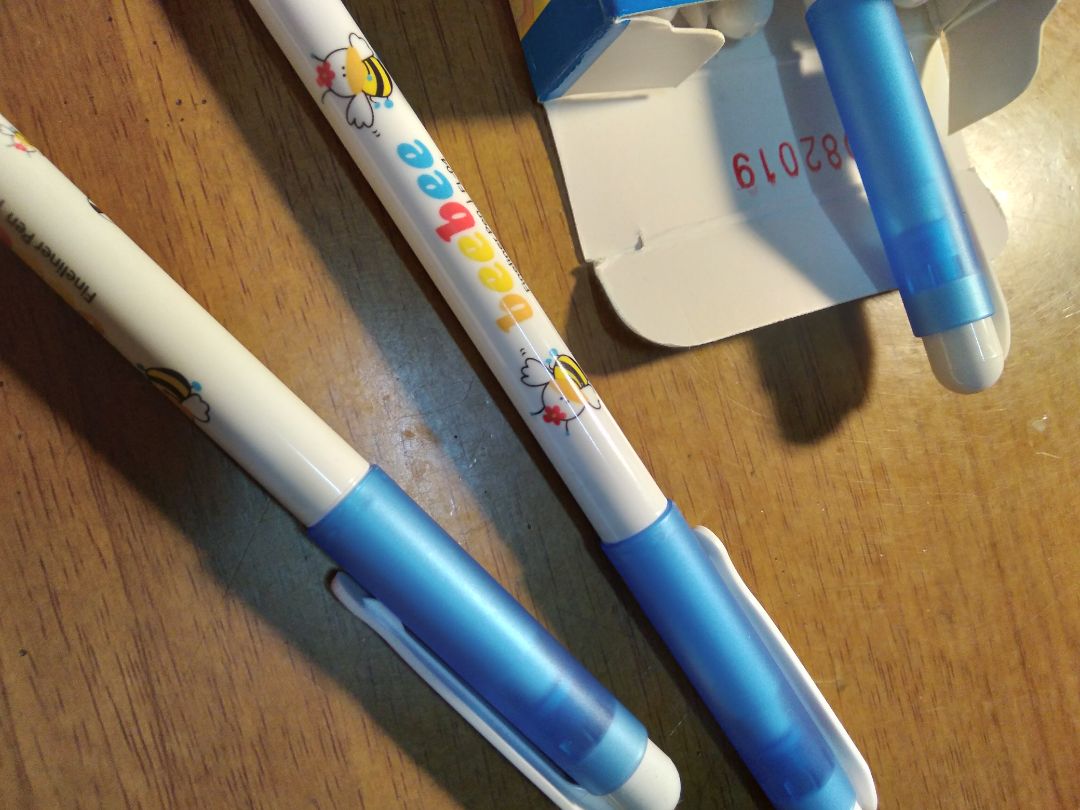 Bút viết đẹp, khô nhanh, cực kì hài lòng về sản phẩm :3 Bút viết đẹp, khô nhanh, cực kì hài lòng về sản phẩm :3