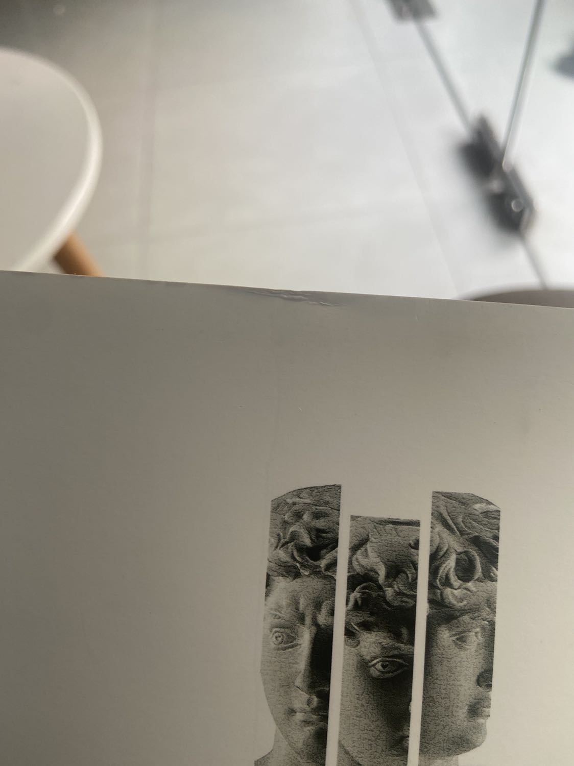 Không biết là do vận chuyển hay sao mà góc cạnh của sách bị méo mó , vài chỗ bị bẩn , mong quyển sách lần sau đặt sẽ hoàn hảo hơn!!