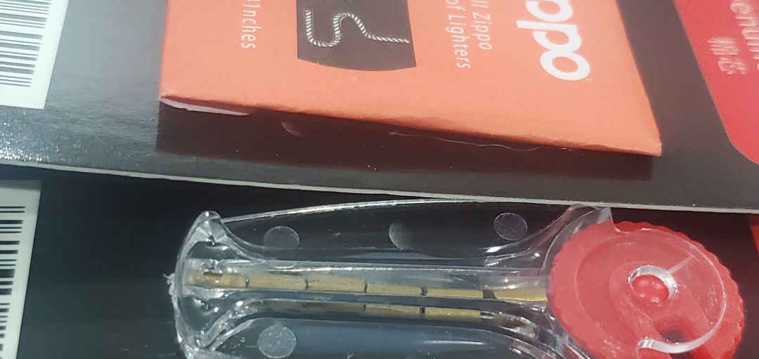 Hàng giả hiệu Zippo, không đáng 1 xu