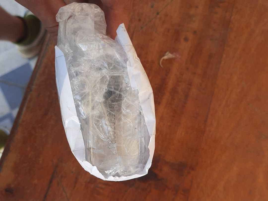 giao hàng thiếu đặt 2 bình mà shop giao 1 nhắn tin yêu cầu giao thêm shop trả lời cho qua chuyện không giải quyết yêu cầu phản hồi từ người mua hàng