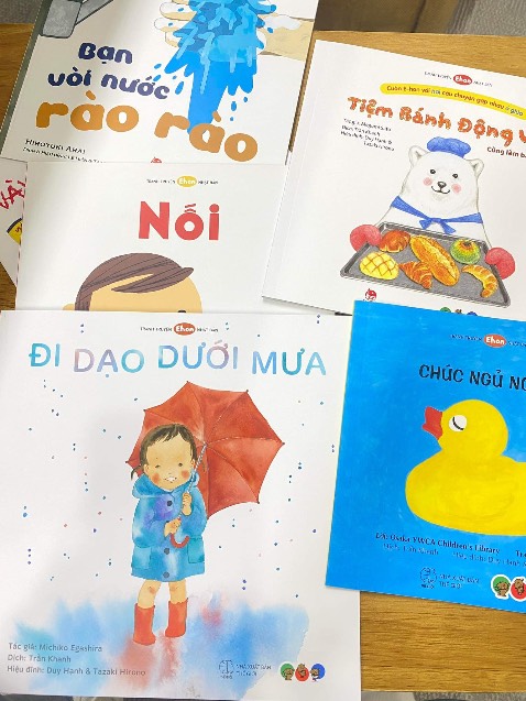 Ehon của mogu rất hay nhé. Giúp con thích sách và thoải mái sáng tạo. Sách dày dặn, giao hàng nhanh