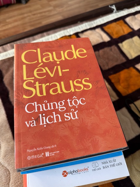 Đặt 1 đường, giao 1 nẻo. Nhắn tin cho người bán thì không trả lời. Buôn bán vớ vẩn!
